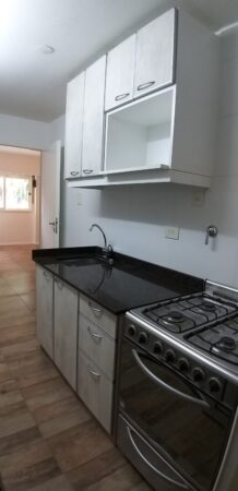 Departamento en alquiler, 4 ambientes, a la calle, luminoso.