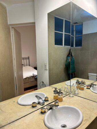 Depto Amoblado Dos Ambientes con Dormitorio en Suite + Toilete con Cochera