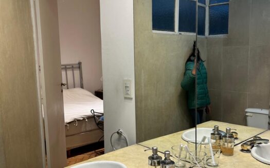 Depto Amoblado Dos Ambientes con Dormitorio en Suite + Toilete con Cochera