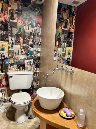 Depto Amoblado Dos Ambientes con Dormitorio en Suite + Toilete con Cochera