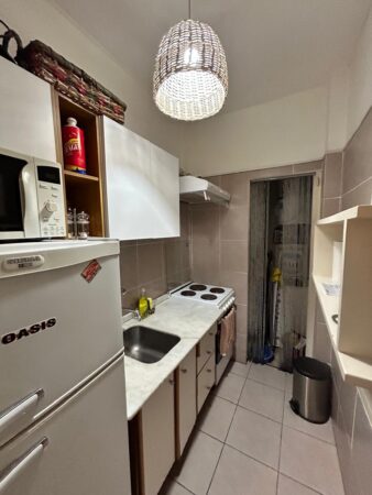 Depto Amoblado Dos Ambientes con Dormitorio en Suite + Toilete con Cochera