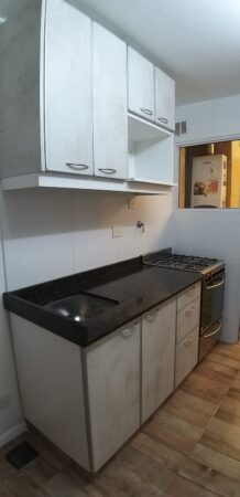Departamento en alquiler, 4 ambientes, a la calle, luminoso.