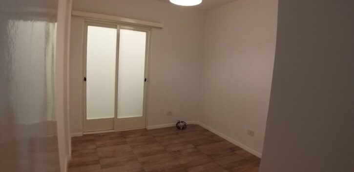 Departamento en alquiler, 4 ambientes, a la calle, luminoso.