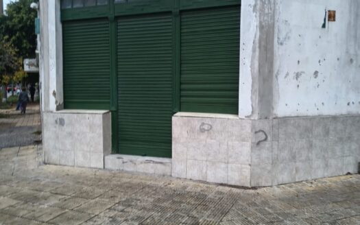 Venta / Permuta Local Amplios Usos