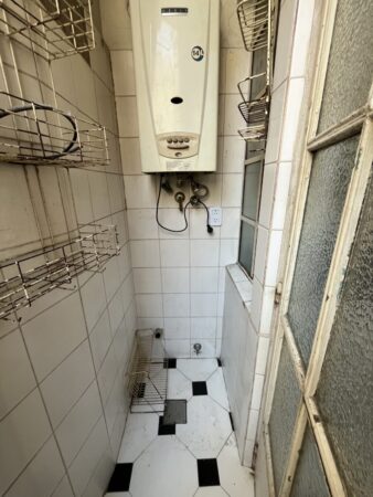 3 ambientes semi amoblado