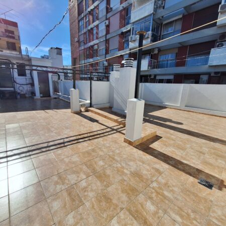 2 AMBIENTES AMUEBLADO Y EQUIPADO LUMINOSO LATERAL RECOLETA