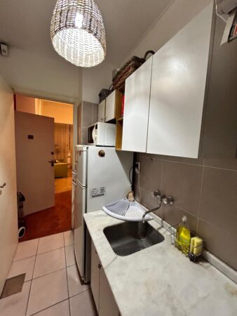 Depto Amoblado Dos Ambientes con Dormitorio en Suite + Toilete con Cochera