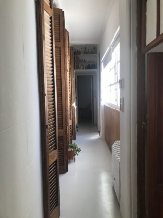 Departamento en Venta 4 ambientes, súper luminoso con techos altos, estilo casa.