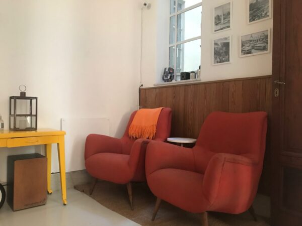 Departamento en Venta 4 ambientes, súper luminoso con techos altos, estilo casa.