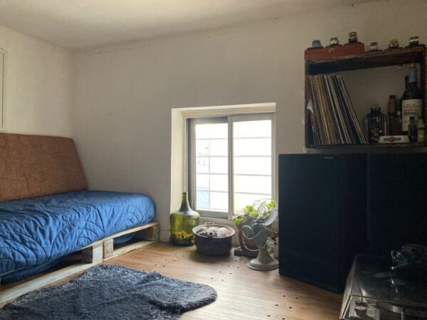 Departamento en Venta 4 ambientes, súper luminoso con techos altos, estilo casa.