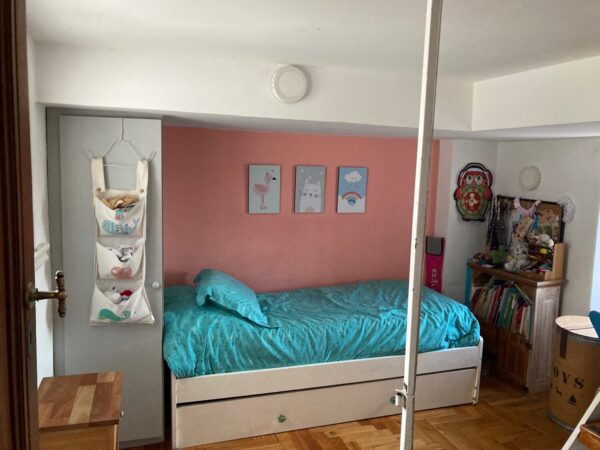 Departamento en Venta 4 ambientes, súper luminoso con techos altos, estilo casa.