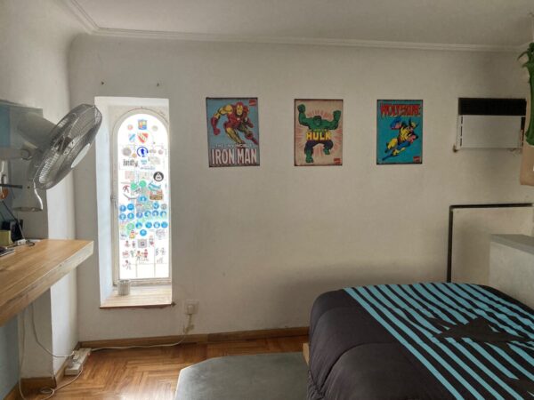 Departamento en Venta 4 ambientes, súper luminoso con techos altos, estilo casa.
