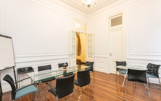 Capital Federal Departamento estilo francés — 160 m², techos de 4,5 m, totalmente reciclado — Retiro / Plaza San Martín