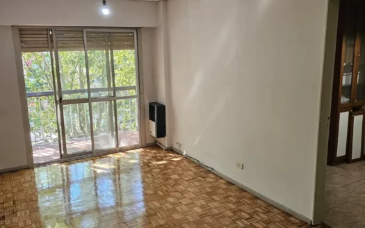 Departamento 3 ambiente frente a plaza