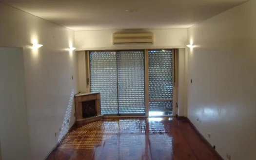 dueño  alquila  departamento  4  ambientes   con dependencia   y  cochera    en   emilio   mitre     al 1100       en  parque  chacabuco  capital  federal