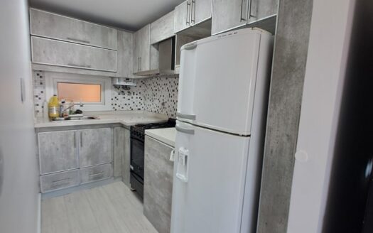 Hermoso departamento 2 ambientes con cochera en zona residencial de Liniers