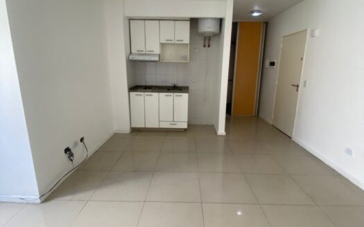 Amplio monoambiente con amenities