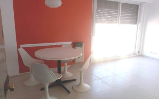 Alquilo Hermoso Monoambiente , Muy Luminoso,balcón Francés, Vista Panorámica A La Ciudad