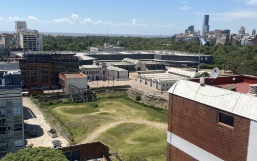 Escucho ofertas. Dueño Vende Dpto. c/Coch. Av. Santa Fe al 4400. Hermosa Vista al Río.