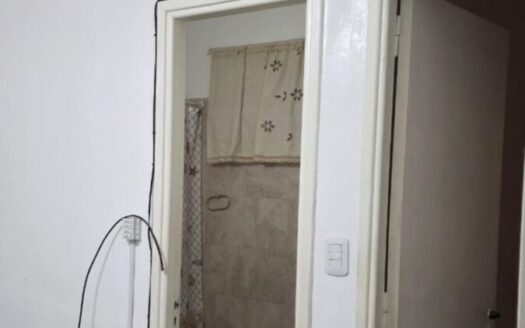 Departamento de dos ambientes y medio en mataderos