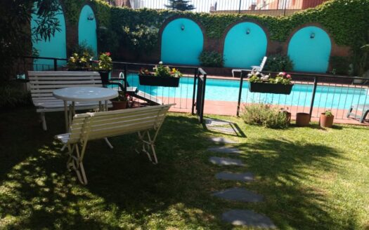 Oportunidad! Único Ph Tríplex De Categoría 5 Ambientes Con Cochera, Jardín, Pileta Y Quincho. Dueño Directo