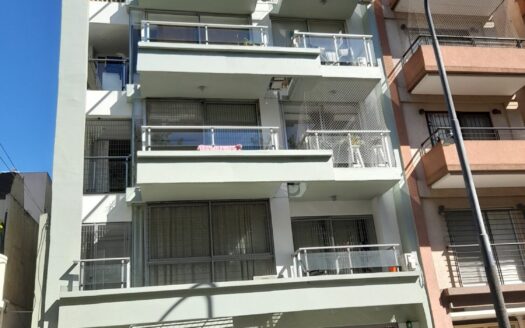 Monoambiente muy luminoso al frente en Villa Urquiza / Parque Chas