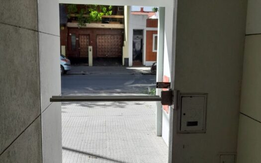 Monoambiente muy luminoso al frente en Villa Urquiza / Parque Chas