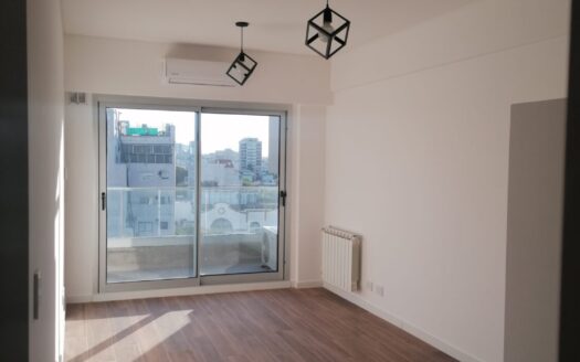 Departamento de 2 ambientes al frente Av. Cabildo