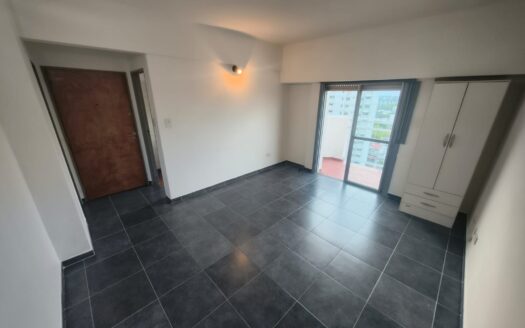 Monoambiente con balcon en Coghlan