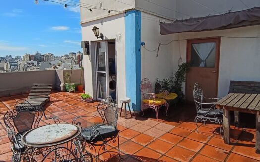 Excelente 2 ambientes+ Terraza Privada con Parrilla+ Cochera fija con vista al Parque Centenario