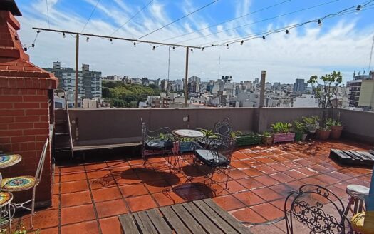Excelente 2 ambientes+ Terraza Privada con Parrilla+ Cochera fija con vista al Parque Centenario