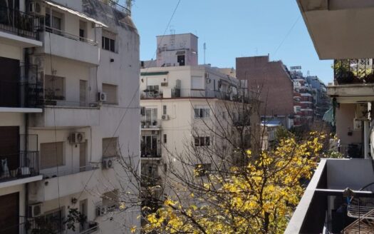 Dueño Vende 2 Amb. FRENTE CON BALCÓN / 4to Piso (RECOLETA)