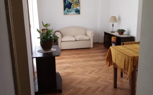 Dueño Vende 2 Amb. FRENTE CON BALCÓN / 4to Piso (RECOLETA)