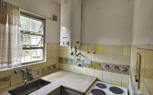 VENTA MONOAMBIENTE CON BALCON A LA CALLE. EXCELENTE ESTADO. BAJAS EXPENSAS. IDEAL INVERSION O VIVIENDA