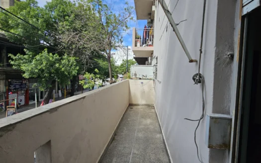 VENTA MONOAMBIENTE CON BALCON A LA CALLE. EXCELENTE ESTADO. BAJAS EXPENSAS. IDEAL INVERSION O VIVIENDA